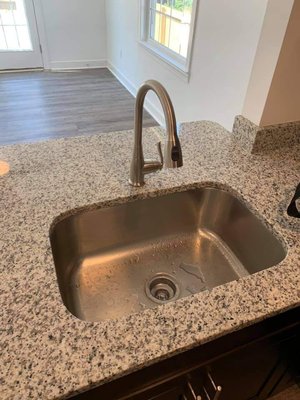 Seymour plumbing Logo