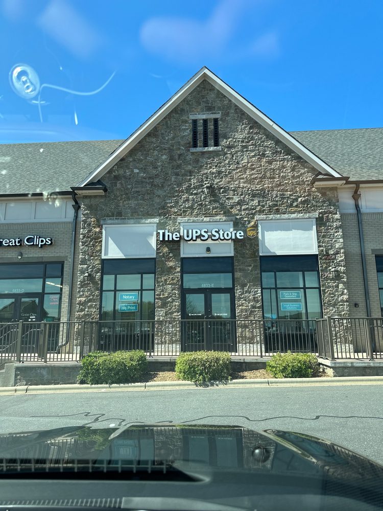 THE UPS STORE 4833 Berewick Town Center Dr, Charlotte, North Carolina