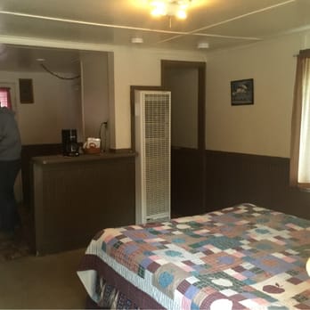 Lakeshore Resort - Cabin - Resorts Near Me - Lakeshore, California