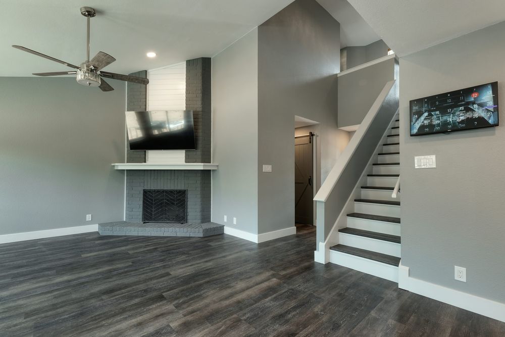 Slide of Advanced Construction and Remodeling