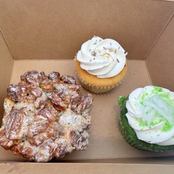 Dream Cakes - Earl grey pull apart, lemon lavender cupcake, pandan cupcake - Custom Cakes Near Me - Reno, Nevada Dream Cakes - Earl grey pull apart, lemon lavender cupcake, pandan cupcake - Custom Cakes Near Me - Reno, Nevada