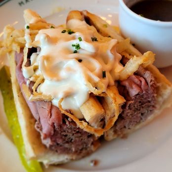 Maison Pickle - Deluxe french dip - Cocktail Bars Near Me - New York, New York