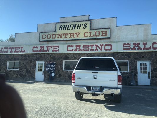 Bruno's Country Club by null