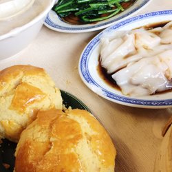 VR Baker's Restaurant - Boluo bun and shrimp changfen