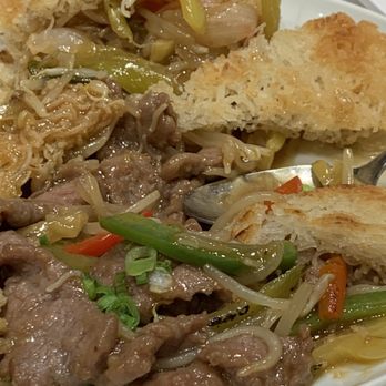 Diamond Bay Restaurant - Awful food:  Dry and tough rice noodle dish.  Beef is tasteless... Nopes, we left the dish as its and didn't box for to go. - Dim Sum Near Me - Seattle, Washington