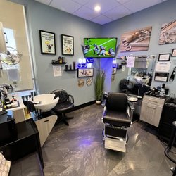 Guy In the Tie Barber & Salon