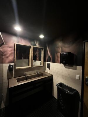 The Independent Sports Bar & Grill by null