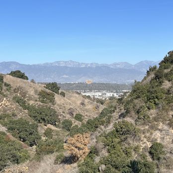 Powder Canyon - You can see Pacific Palms hotel - Hiking Near Me - La Habra Heights, California Powder Canyon - You can see Pacific Palms hotel - Hiking Near Me - La Habra Heights, California