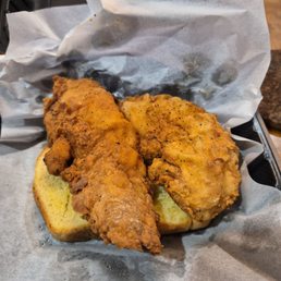 Chicken tenders with a slice of bread Chicken tenders with a slice of bread
