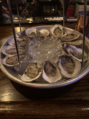 Horn's Hook Tavern by null