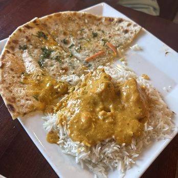 Coriander - Cheesy garlic, naan, and chicken tikka masala - Vegan Near Me - Golden, Colorado Coriander - Cheesy garlic, naan, and chicken tikka masala - Vegan Near Me - Golden, Colorado