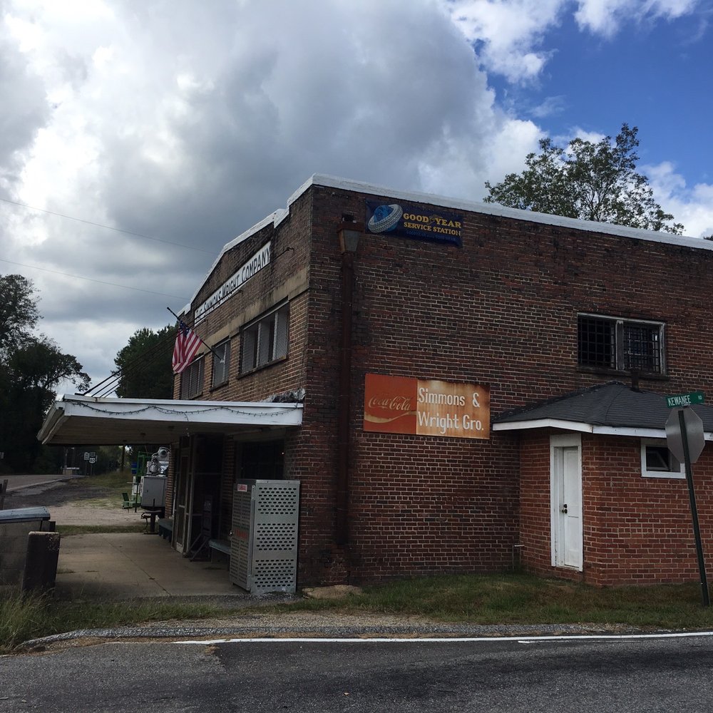 Simmons & Wright Company - a brick building on the corner of a street - Grocery Near Me - Toomsuba, Mississippi Simmons & Wright Company - a brick building on the corner of a street - Grocery Near Me - Toomsuba, Mississippi