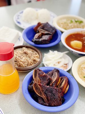 Helena's Hawaiian Food by null