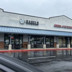 Mr J's Bagels & Deli - Entrance; same shopping plaza as Food Lion