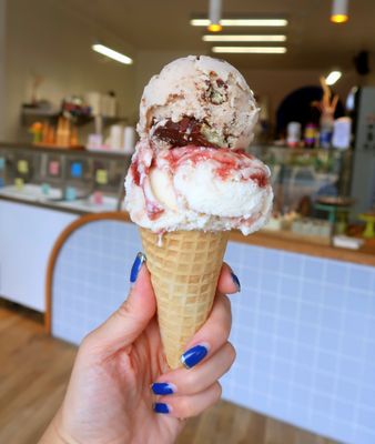 Moonmilk Ice Cream and Cake Club by null