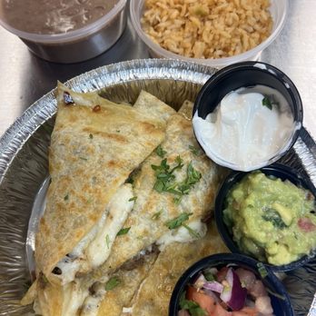 Los Tacoholics - Carne asada quesadilla-really delicious and good portion - Tacos Near Me - Valencia, California