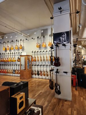 Chicago Music Exchange by null
