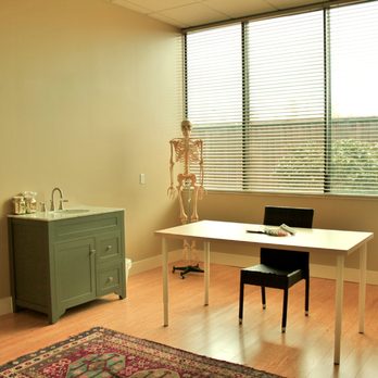 LifeQual Center - Beautiful office space with an abundance of natural light - Medical Centers Near Me - Beaverton, Oregon