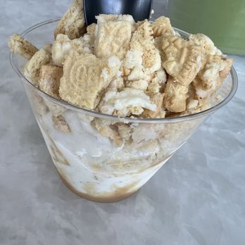 Guzel Cakes - vanilla ice cream with golden oreos - Custom Cakes Near Me - Houston, Texas