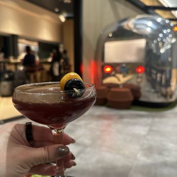 Sapphire Lounge - Sapphire Cocktail - Airport Lounges Near Me - Phoenix, Arizona Sapphire Lounge - Sapphire Cocktail - Airport Lounges Near Me - Phoenix, Arizona