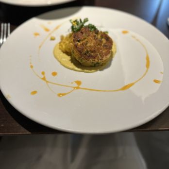 American Airlines Flagship Lounge - Crab cake - Airport Lounges Near Me - Miami, Florida