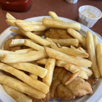 Courthouse Seafood Restaurant - Fish n chips - Seafood Markets Near Me - Cambridge, Massachusetts