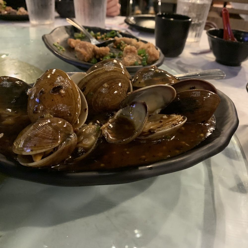 King Restaurant & Bar - Black bean sauce clams - Bars Near Me - Honolulu, Hawaii