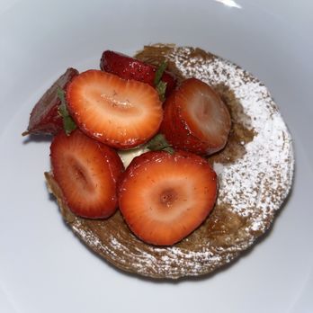 Daan Go Cake Lab - Strawberry Crème - Desserts Near Me - Richmond, British Columbia Daan Go Cake Lab - Strawberry Crème - Desserts Near Me - Richmond, British Columbia