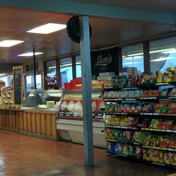 Lum's - Food and side station. - Barbeque Near Me - Junction, Texas