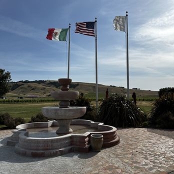 Robledo Family Winery - Wineries Near Me - Sonoma, California