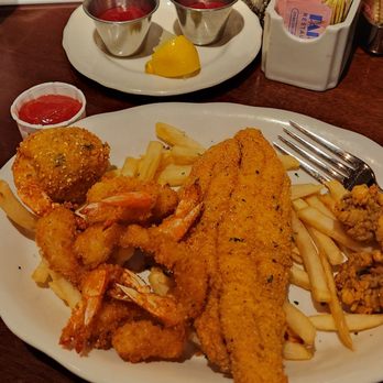 Pappadeaux Seafood Kitchen - Cajun/Creole Near Me - Springdale, Ohio Pappadeaux Seafood Kitchen - Cajun/Creole Near Me - Springdale, Ohio