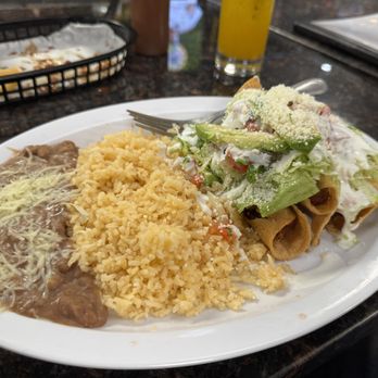 Algo Bueno - Flautas plate - Mexican Near Me - Sacramento, California Algo Bueno - Flautas plate - Mexican Near Me - Sacramento, California