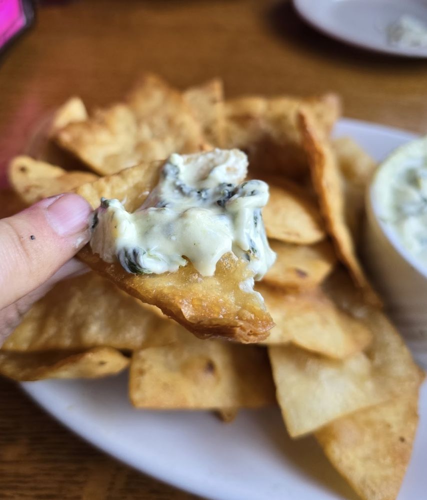 Gem City Saloon & Eatery