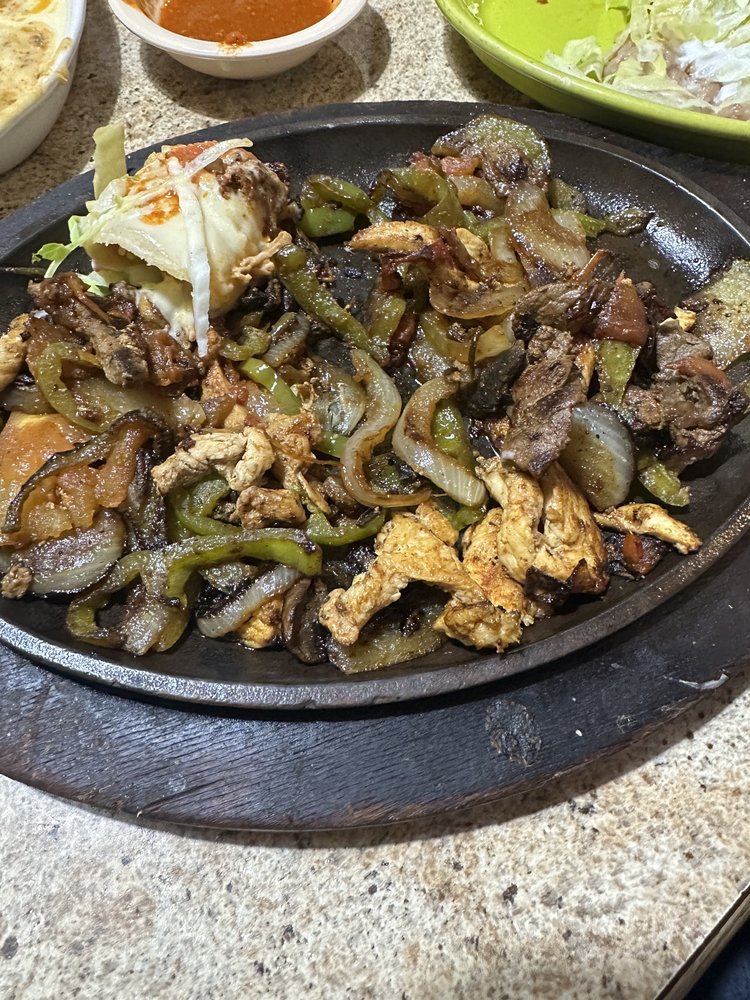 Social spots from El Cazador