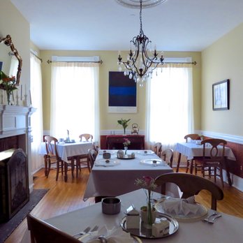 Hummingbird Inn - Bed & Breakfast Near Me - Easton, Maryland