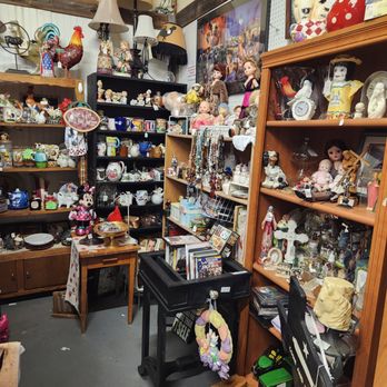 Another Time Vintage - Antiques Near Me - Irving, Texas Another Time Vintage - Antiques Near Me - Irving, Texas