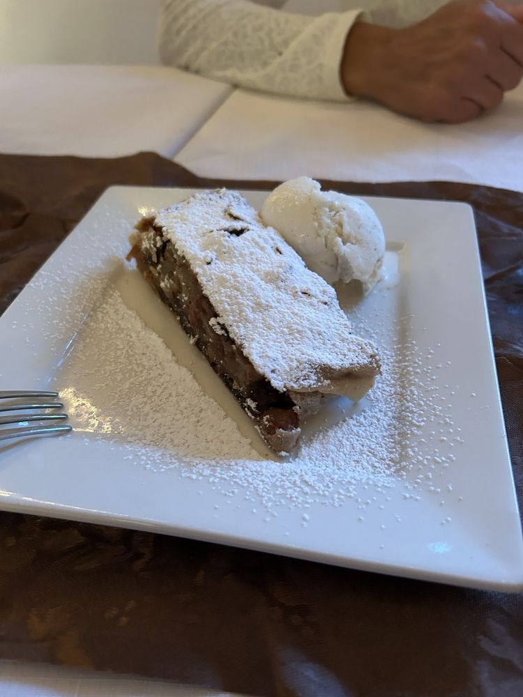 The Bavaria Restaurant Logo