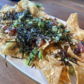 Yard House - Very sad poke nachos - Vegetarian Near Me - San Diego, California Yard House - Very sad poke nachos - Vegetarian Near Me - San Diego, California