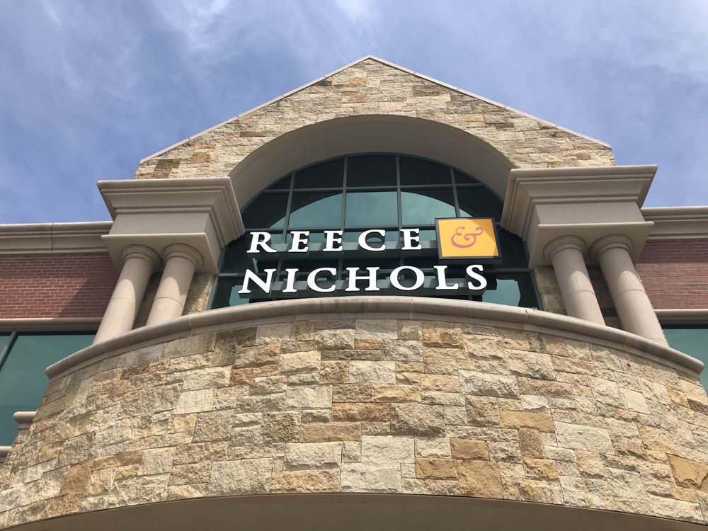 REECENICHOLS Updated October 2024 11601 Granada Ln, Leawood, Kansas