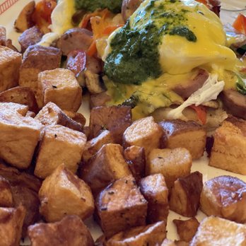 Breakfast Republic - Mushroom pesto Benedict - Breakfast & Brunch Near Me - Irvine, California Breakfast Republic - Mushroom pesto Benedict - Breakfast & Brunch Near Me - Irvine, California