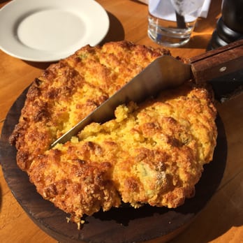 Rutherford Grill - Amazing cornbread!! - American Near Me - Rutherford, California