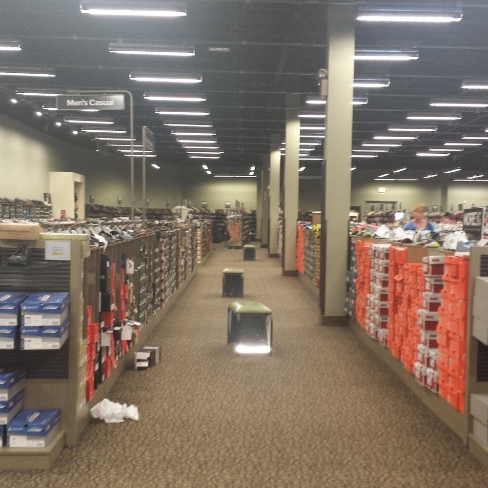 DSW - Shoe Stores Near Me - Iselin, New Jersey DSW - Shoe Stores Near Me - Iselin, New Jersey