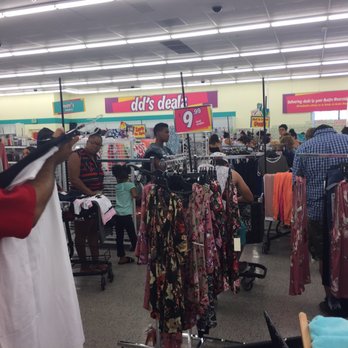 dd's Discounts - Two cashiers on back to school weekend?? So dumb! This is the line to check out!! - Discount Store Near Me - Austin, Texas