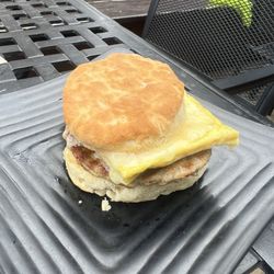 Kaffee VonSolln - Sausage egg and cheese buiscut