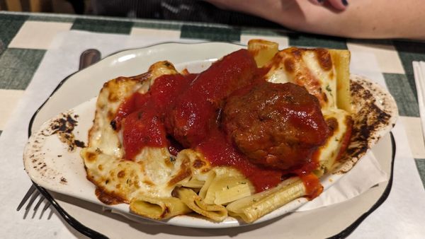 Amici's Pizzeria & Italian by null