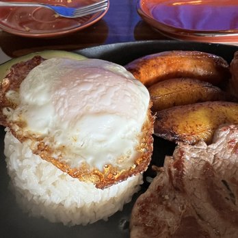 Leños Colombian Restaurant - Colombian Near Me - Hoffman Estates, Illinois