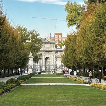 Parque Del Retiro - Parks Near Me - Madrid, M