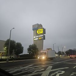 Plaza Pacoima - The sign
