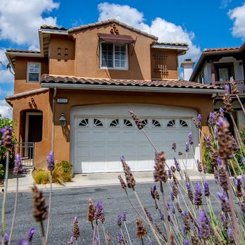 Robin McCary - Compass - Real Estate Agents Near Me - Burbank, California