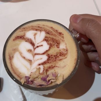 Bon Bouquet Café - Rose Latte - Breakfast & Brunch Near Me - Paris, 01 Bon Bouquet Café - Rose Latte - Breakfast & Brunch Near Me - Paris, 01